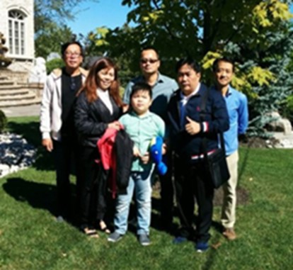 Pic_15_-_Dung_Lan_Anh_and_Vinh_in_Toronto.jpg
