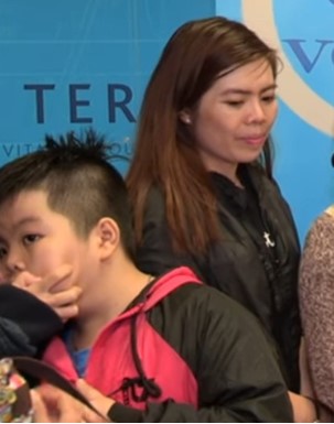 Pic_2_Truong_Thi_Lan_Anh_Truong_Vinh_at_Pearson_Airport.jpg