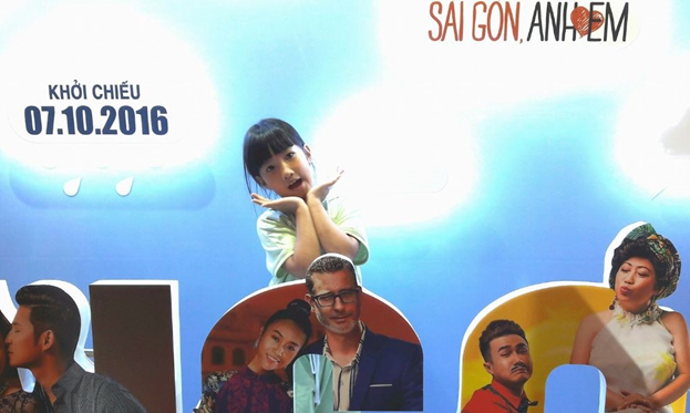 Pic_8_-_Nguyen_Ngoc_Phuong_Uyen_at_movie_theater_in_Vietnam.png