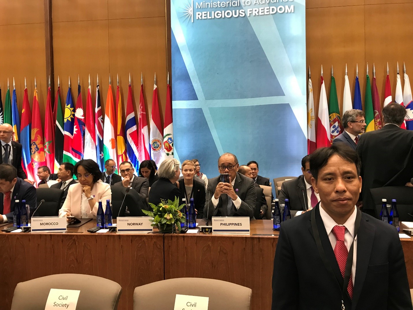 A_Ga_at_meeting_of_ministers.jpg