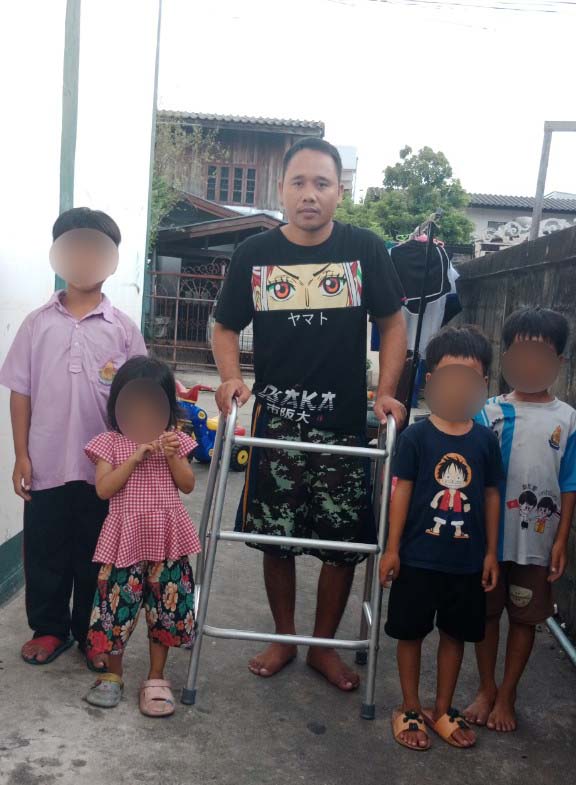 Kpuih Yem and kids blurred